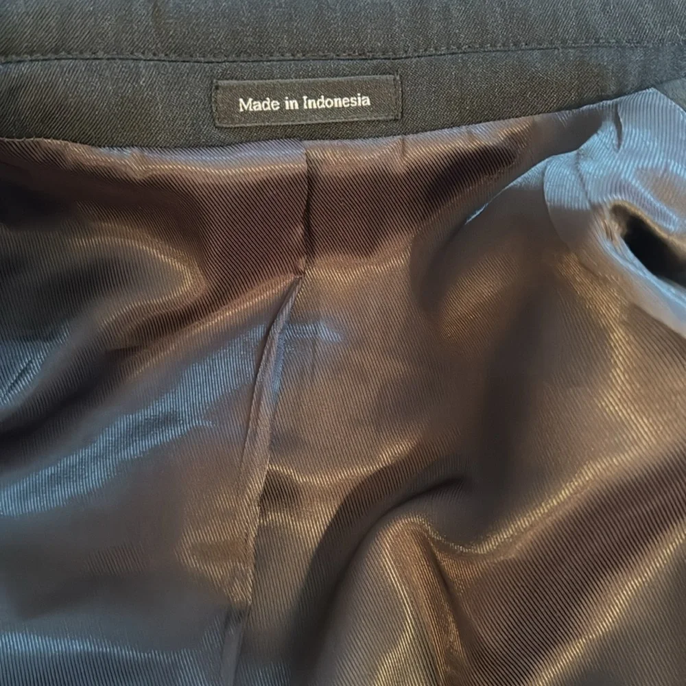Pronto Uomo Platinum Two Piece Suit NWOT
